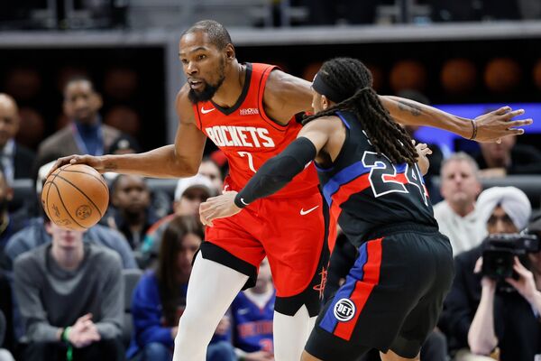 ▲火箭杜蘭特砍下32分，率隊撂倒東區龍頭活塞。（圖／達志影像／美聯社）