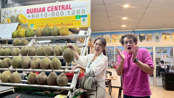 ▲《阿松與阿暖》柯叔元、白家綺受邀到馬來西亞。（圖／民視提供）