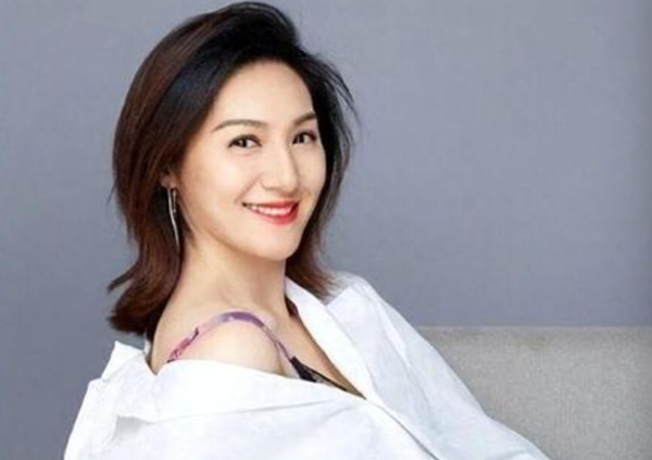 ▲▼  陸首位輪椅女主播           。（圖／翻攝 網易）