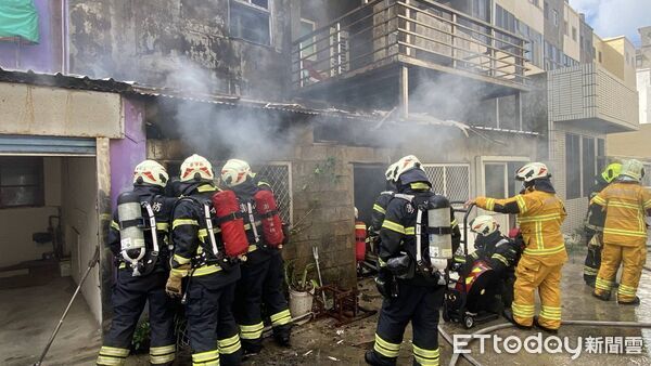 ▲▼澎湖馬公市中華路帆布行火警 消防局迅速搶救無人傷亡。（圖／記者陳洋翻攝）