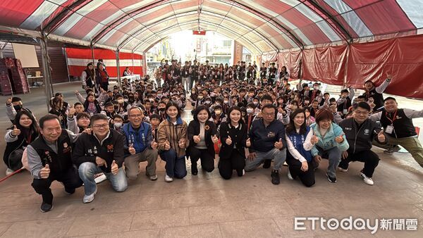 ▲西螺太平媽冬令成長營開幕，學童化身「鬼滅勇者」，在熱鬧氣氛中迎接寒假挑戰。（圖／記者游瓊華翻攝）