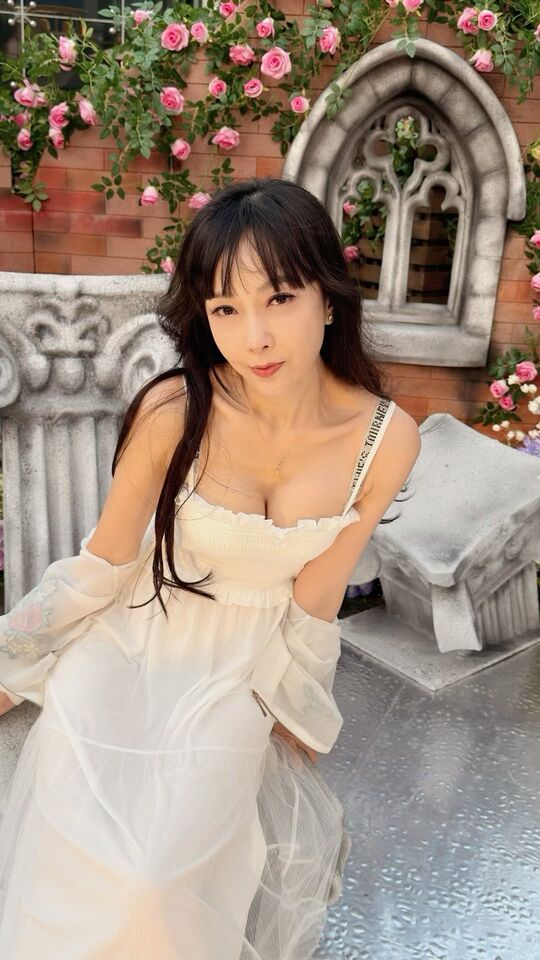 ▲▼胡文英。（圖／翻攝自Facebook／美魔女胡文英）