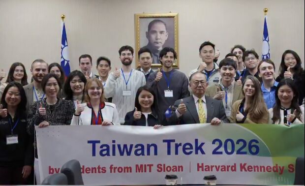 ▲▼哈佛、MIT青年訪團走進立法院　張嘉郡：讓世界走進台灣、理解台灣。（圖／取自張嘉郡臉書粉絲團）