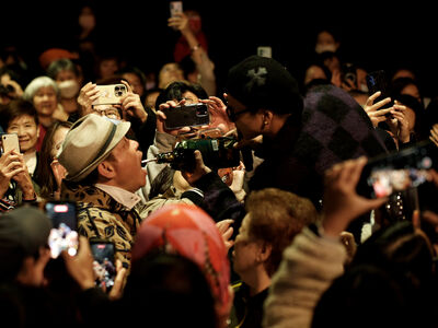 林俊逸古蹟唱一半「曾國城台下喝酒全被拍」！　歐弟不忍：真的很為難