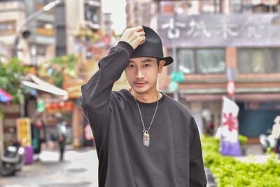 Darren拒當神仙全因「不想打卡上班」！一到片場暴雨秒停　劇組嚇傻：顯靈了