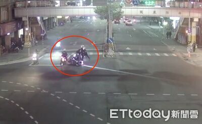 通緝犯騎車拒檢狂飆　3警包抄壓制畫面曝！又驗出毒駕