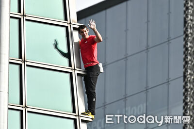 霍諾德攀台北101　團體逆風開轟！「台灣位處地震帶」