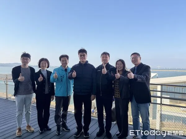 ▲▼邱垂正視察金門港旅運中心。（圖／記者鄭逢時攝）
