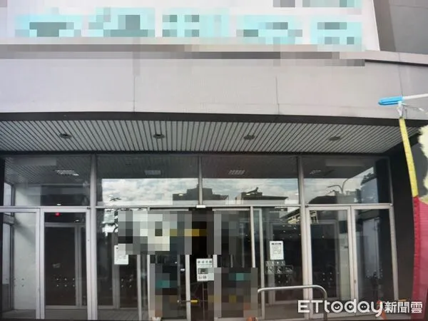 ▲台南市警察局第二分局接獲報案，知名日系二手百貨凌晨遭破門行竊，警方調閱監視器畫面，已鎖定特定對象全力追查中。（記者林東良翻攝）