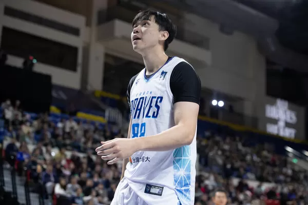 ▲勇士曾祥均、林志傑、古德溫、莫巴耶、阿庫斯。（圖／PLG職籃提供）