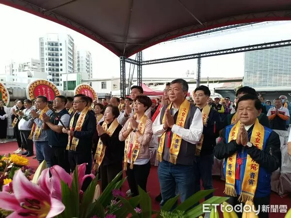 ▲文皇玉凌別苑24日於臺南市東區仁和路舉行新建工程動土典禮，副市長姜淋煌與民代、地方仕紳及宮廟代表共同上香祈福，見證融合唐式禪風與現代美學的宗教道場正式啟建。（記者林東良翻攝）