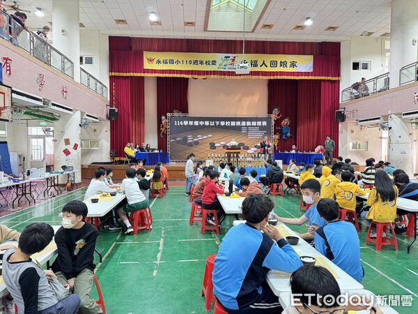 ▲114學年度中等以下學校圍棋運動錦標賽在台南市永福國小舉行，全國中小學圍棋好手齊聚對弈，場上氣氛專注緊張。（記者林東良攝，下同）