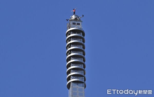 霍諾德徒手爬完101　蔡英文：不只是極限運動！也讓世界看見台灣