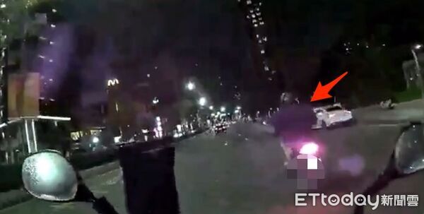 ▲▼3名員警攔截將溫男壓制逮捕，溫男拒檢加速逃逸，溫男經唾液檢測驗出安非他命陽性             。（圖／記者陳以昇翻攝）