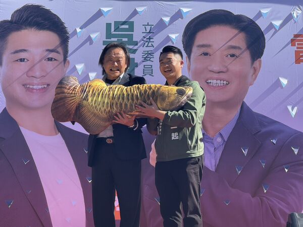 ▲▼民進黨立委王世堅出席同黨立委吳琪銘兒子吳昇翰的土城造勢。（圖／立委吳琪銘國會辦公室提供）