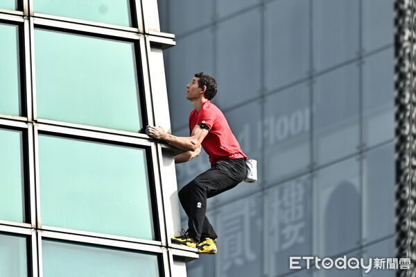 霍諾德登101　突定格調整耳機「竟是在挑歌曲」！歌單曝光