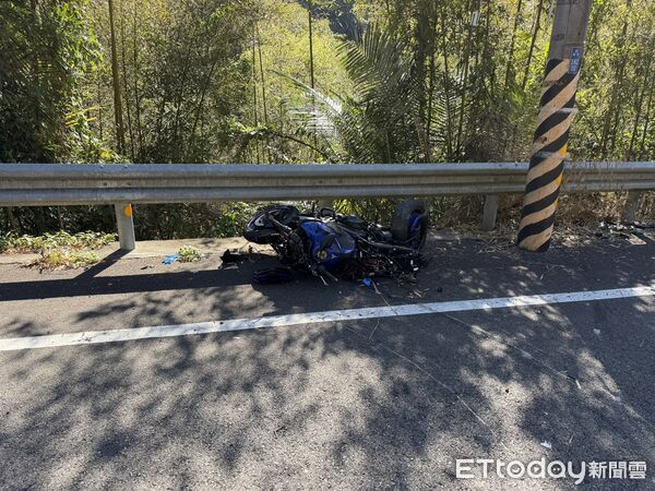 ▲▼             台3線一名22歲重機騎士過彎時自摔，傷重不治。（圖／記者楊永盛翻攝，下同）