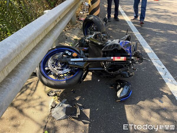 ▲▼             台3線一名22歲重機騎士過彎時自摔，傷重不治。（圖／記者楊永盛翻攝，下同）