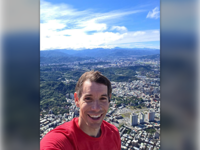 快訊／霍諾德登頂台北101　自拍照首度曝光