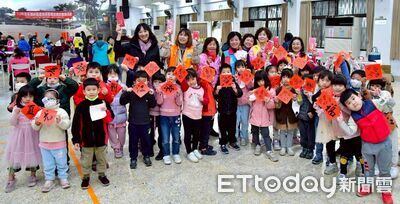 吉安鄉贈春聯！12場次永安社區首場　大師積一甲子功力現場揮毫