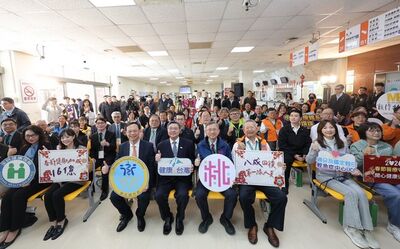 卓榮泰訪視大園敏盛醫院　肯定推動UCC優化假日醫療服務