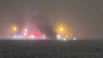 快訊／美緬因州機場「小客機翻覆」死傷不明　現場濃煙狂冒