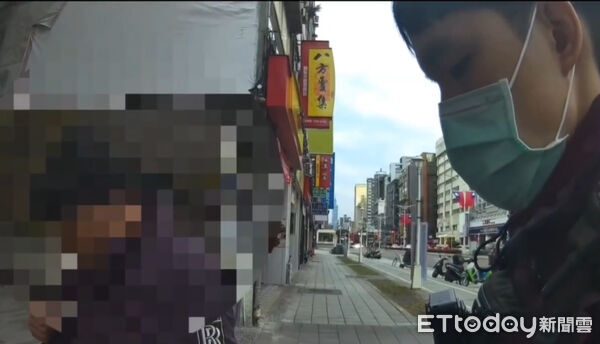 ▲▼ 員警到場查證身份後逮捕通緝犯。（圖／記者黃彥傑翻攝）