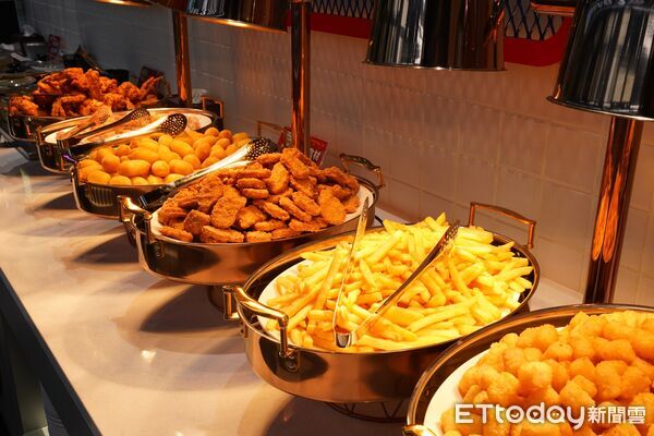 ▲「全台最大」我家牛排高雄同盟店今開幕。（圖／我家牛排同盟店提供）