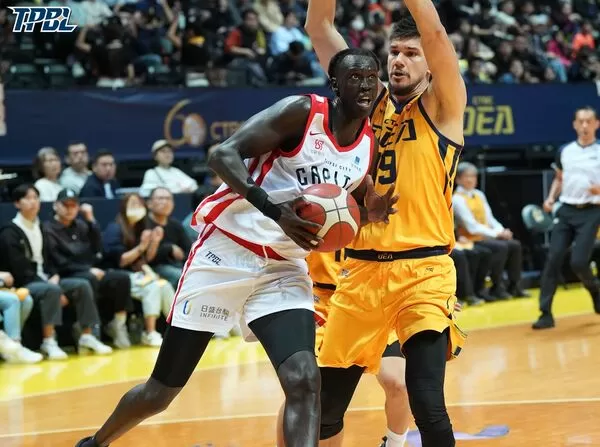 ▲臺北台新戰神梅克、丁聖儒。（圖／TPBL提供）