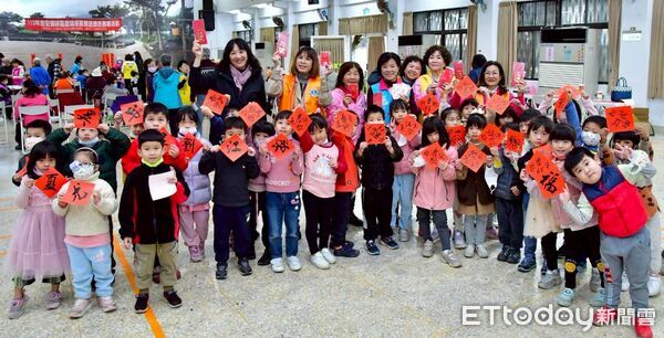 ▲花蓮吉安鄉辦理12場次現場揮毫贈春聯活動。（圖／吉安鄉公所提供，下同）
