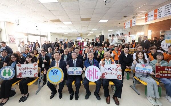 ▲卓榮泰訪視大園敏盛醫院