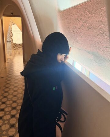 ▲▼金宇彬甜蜜掌鏡！申敏兒婚後PO「愛的視角」蜜月照　無名指婚戒超閃。（圖／翻攝自申敏兒IG）