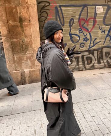 ▲▼金宇彬甜蜜掌鏡！申敏兒婚後PO「愛的視角」蜜月照　無名指婚戒超閃。（圖／翻攝自申敏兒IG）