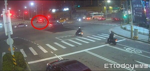 ▲▼外送員掉落萬元鈔被撿回，開心今天沒有白跑單    。（圖／民眾提供，下同）