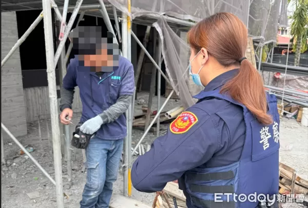 ▲內埔警方代尤姓車主保管鑰匙。（圖／記者陳崑福翻攝）