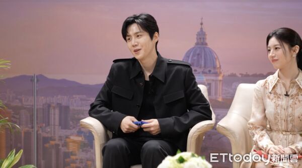 ▲▼▲金宣虎沒有保管好四葉草，被高允貞唸了20分鐘。（圖／Netflix提供）