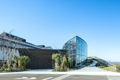 日本最美星巴克+1享喝咖啡、逛植物園