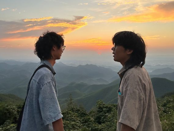 ▲▼美術生轉行批土，兄弟靠浮雕壁畫年入百萬。（圖／翻攝自微博）