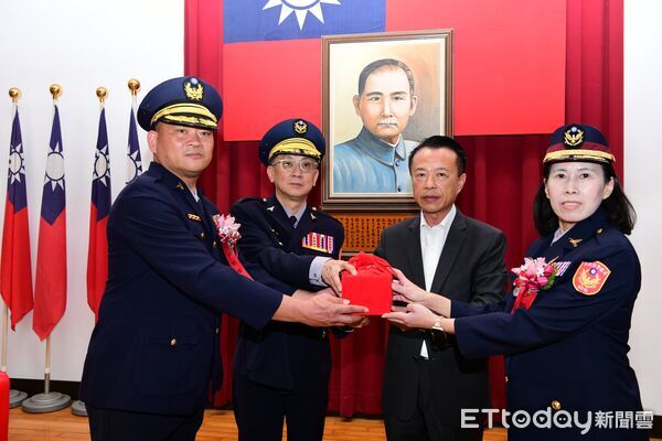 ▲▼  嘉縣警局3位分局長異動縣長翁章梁主持交接典禮。（圖／嘉義縣警局提供）