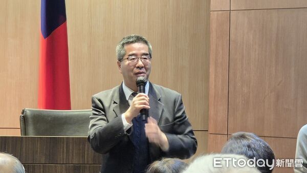 ▲▼國民黨副主席蕭旭岑出席前外交部長、總統府秘書長的楊進添新書《永晝不息－－楊進添回憶錄》26日下午於外交部外交及國際事務學院舉辦新書發表會。（圖／記者詹詠淇攝）