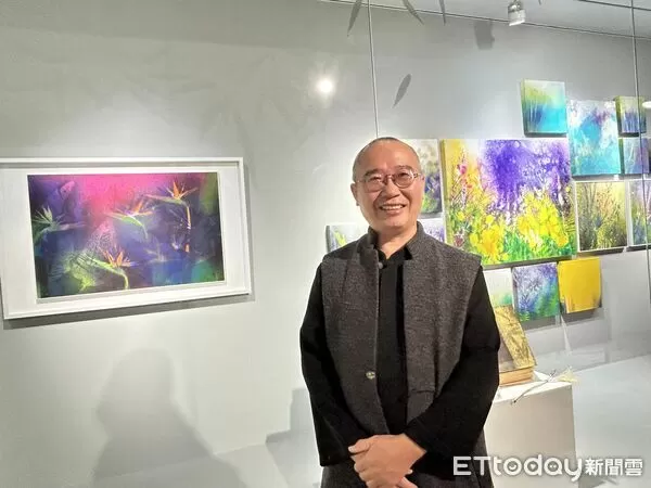 ▲《春光竹影－陳正隆當代水墨創作個展》於中友時尚藝廊展出，展場以光影與留白營造沉靜氛圍。（圖／記者游瓊華翻攝）