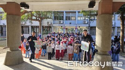 布袋警校園宣導寒假安全 　防詐騙交通雙管齊下