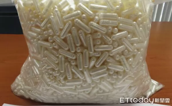 中國大陸輸入空膠囊含致癌物。（圖／食藥署提供）