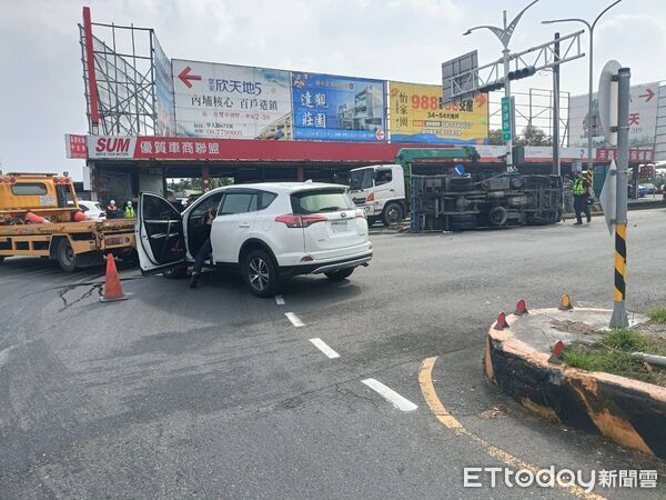 ▲臺1線與潮州鎮水源路口交通事故。（圖／記者陳崑福翻攝）
