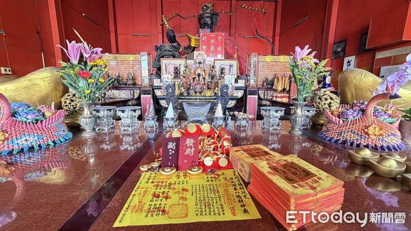 ▲▼八路財神廟開運金幣             。（圖／記者陳宏瑞翻攝）