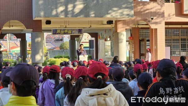 ▲▼   【寒假開始！布袋警提前走進校園宣導假期安全守則】  。（圖／布袋分局提供）