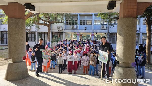 ▲▼   【寒假開始！布袋警提前走進校園宣導假期安全守則】  。（圖／布袋分局提供）