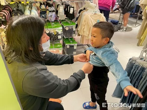 ▲NET埔里店封館1小時，讓南投家扶兒少歡喜添新衣。（圖／南投家扶中心提供，下同）