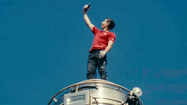 ▲艾力克斯霍諾德（Alex Honnold）挑戰徒手攀登台北101。（圖／Netflix提供）