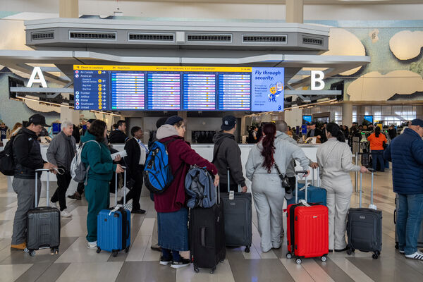 ▲▼美國暴風雪空中交通癱瘓，紐約拉瓜地亞機場（LaGuardia Airport）。（圖／路透）
